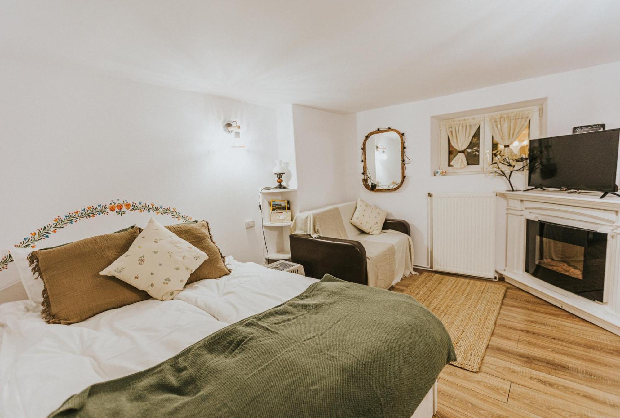 Republicii Rustic Apartament In Brasov City Center エクステリア 写真